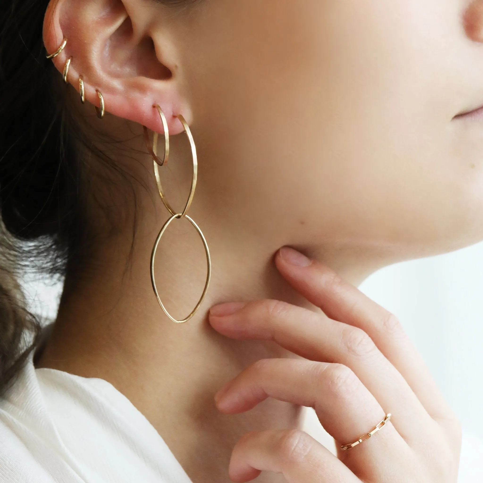 14K Gold Wendy Hoop Earrings