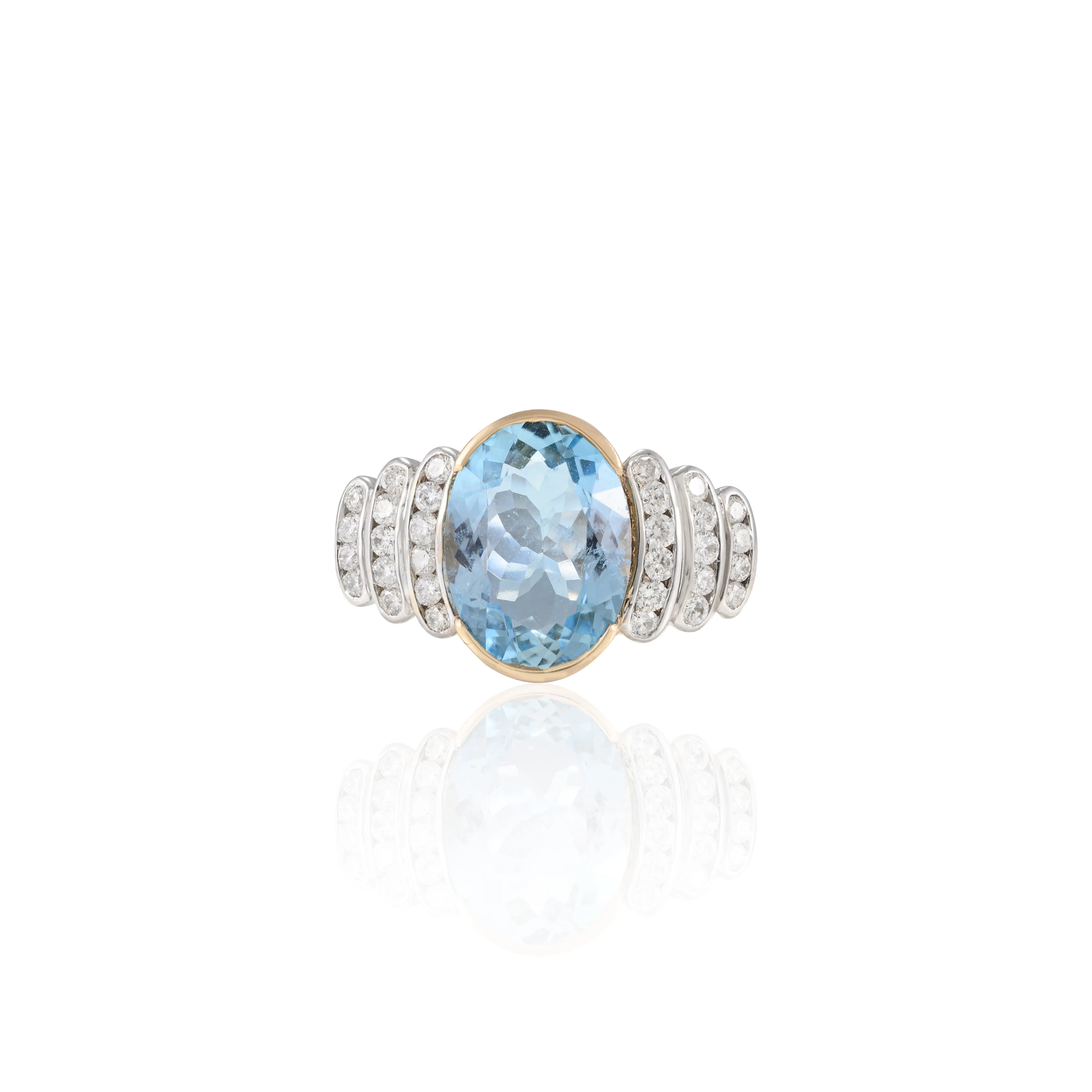 18K Gold Oval Cut Aquamarine Diamond Solitaire Ring