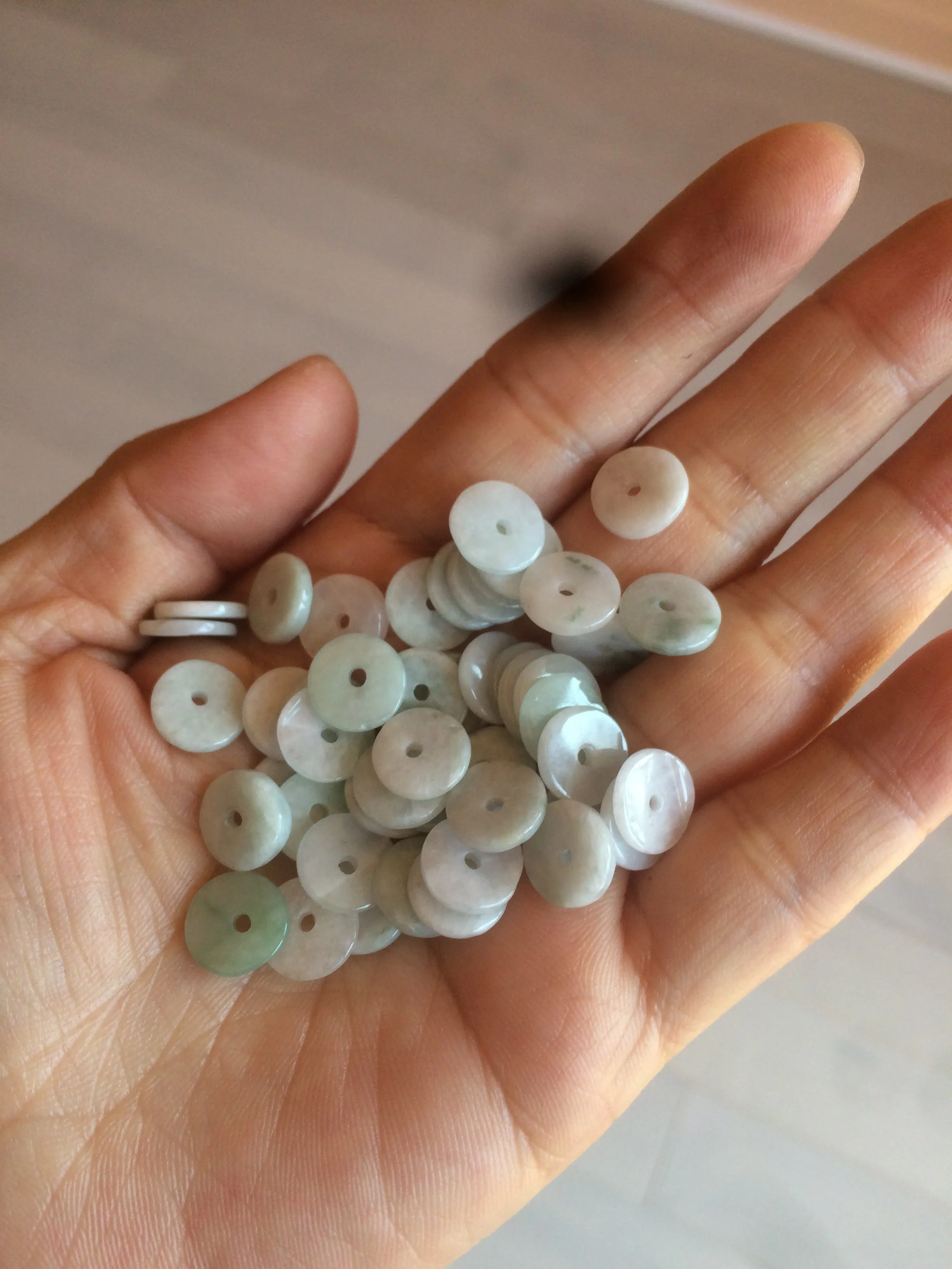 50 pieces of 100% Natural light green/white Jadeite Jade small safety button beads AS79 (supply)