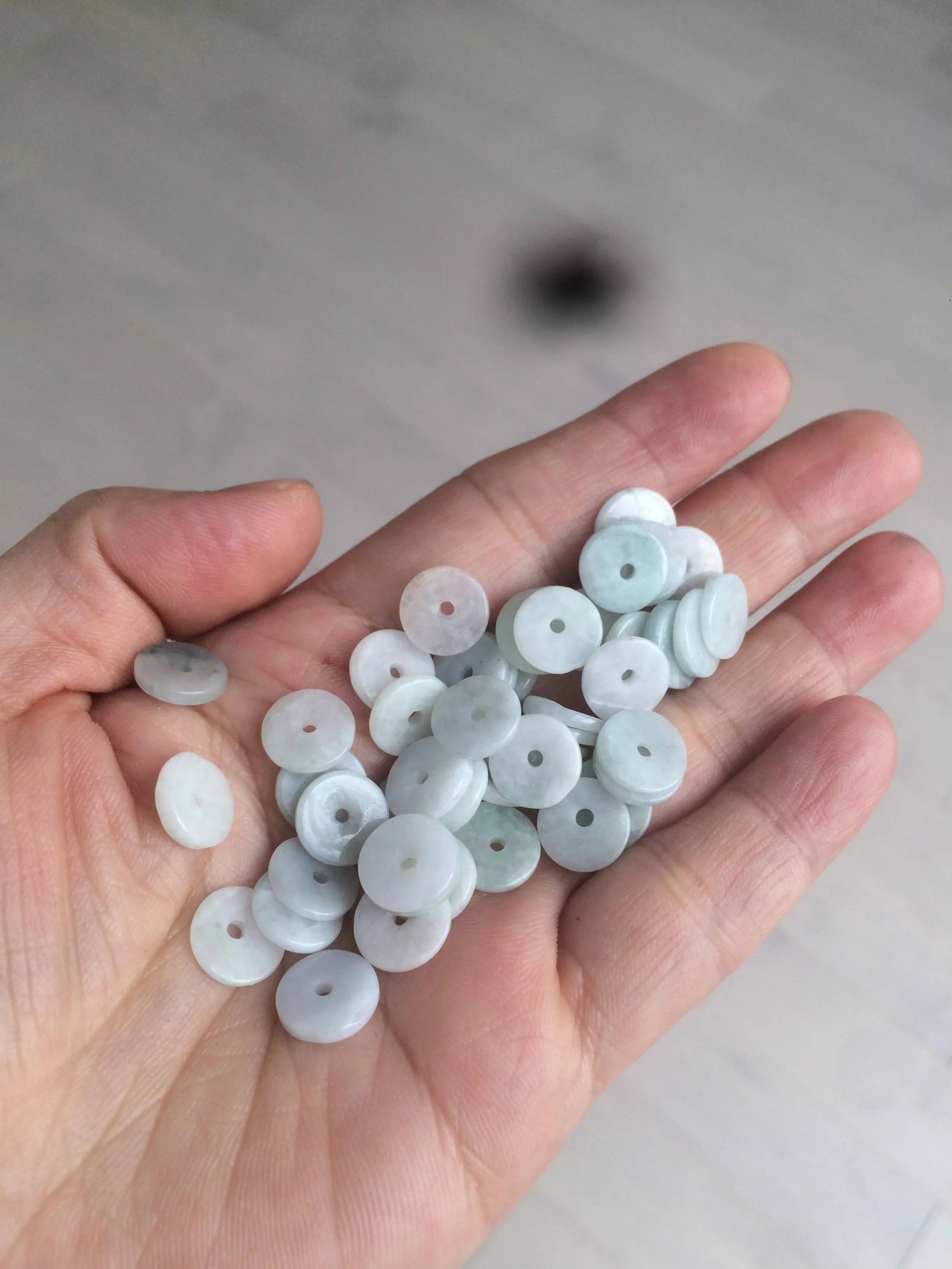 50 pieces of 100% Natural light green/white Jadeite Jade small safety button beads AS79 (supply)