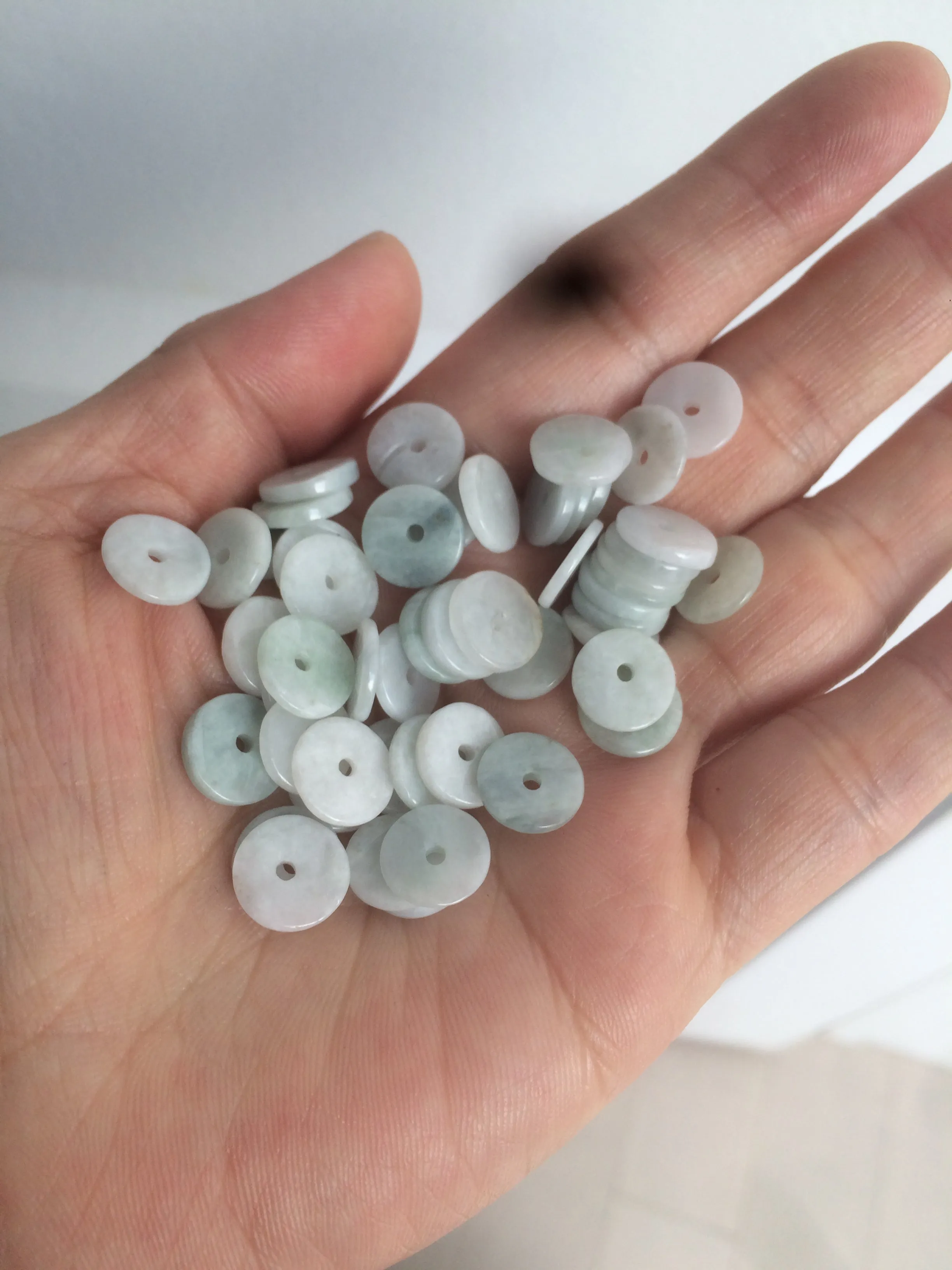 50 pieces of 100% Natural light green/white Jadeite Jade small safety button beads AS79 (supply)