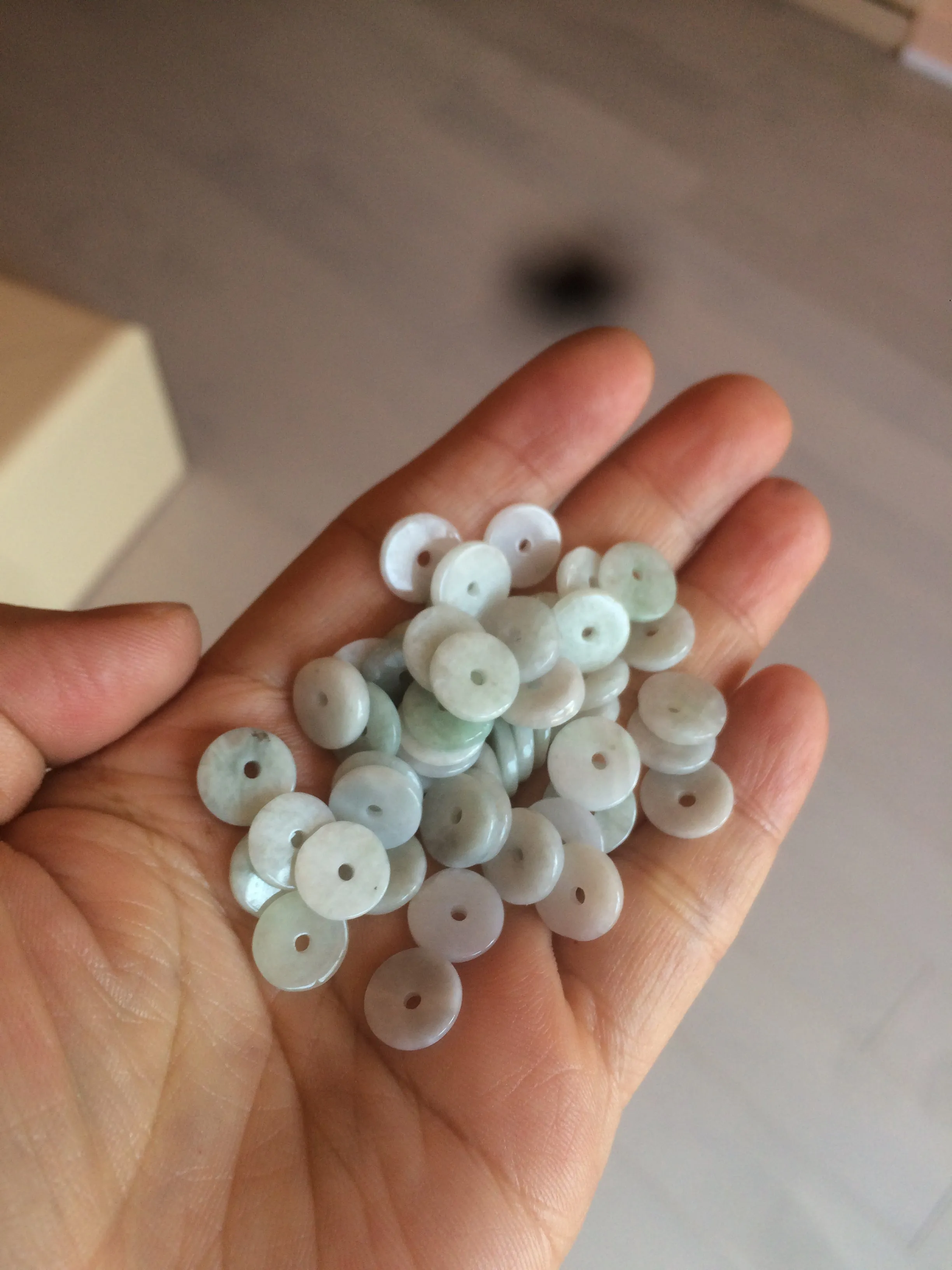 50 pieces of 100% Natural light green/white Jadeite Jade small safety button beads AS79 (supply)