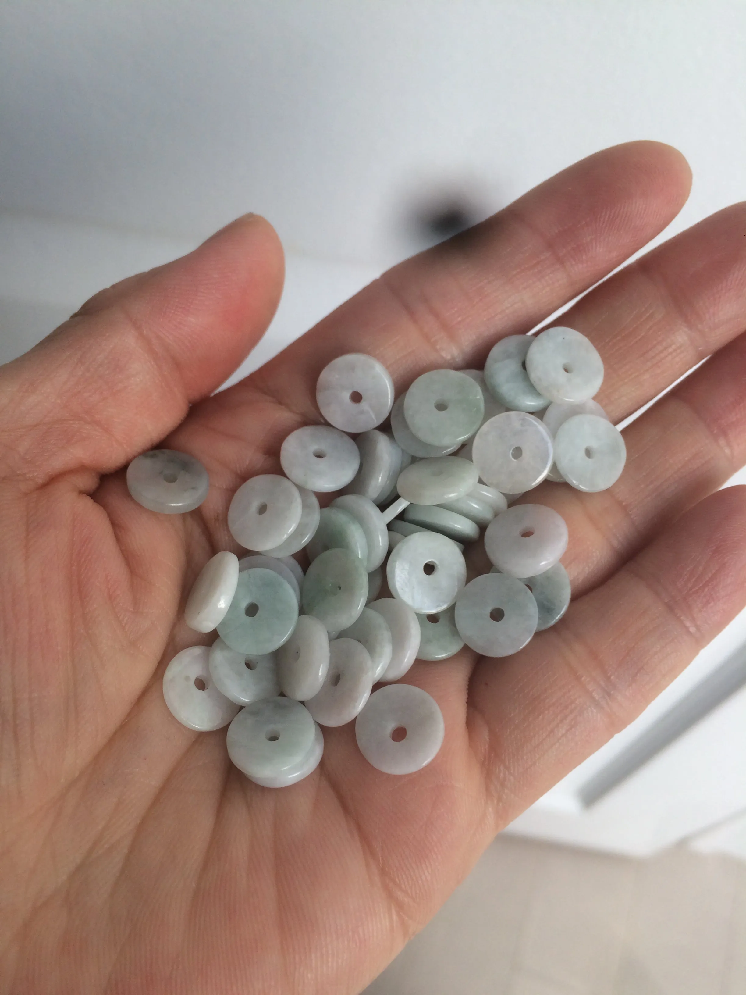 50 pieces of 100% Natural light green/white Jadeite Jade small safety button beads AS79 (supply)