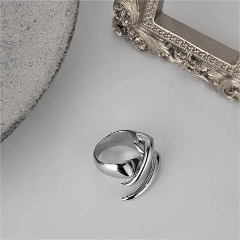 Adjustable Non-Tarnishing Fang Design Band Ring