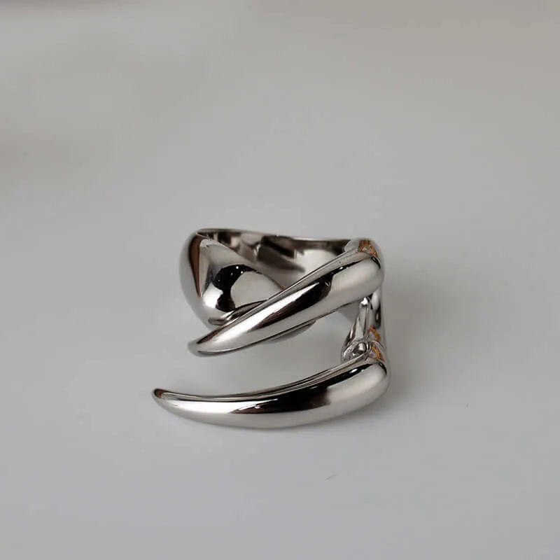 Adjustable Non-Tarnishing Fang Design Band Ring