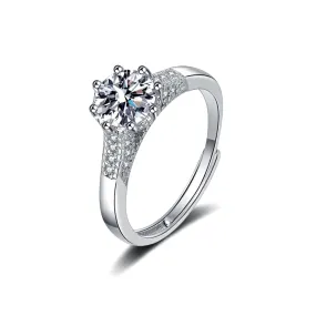 Fashionable Classic Moissanite Ring