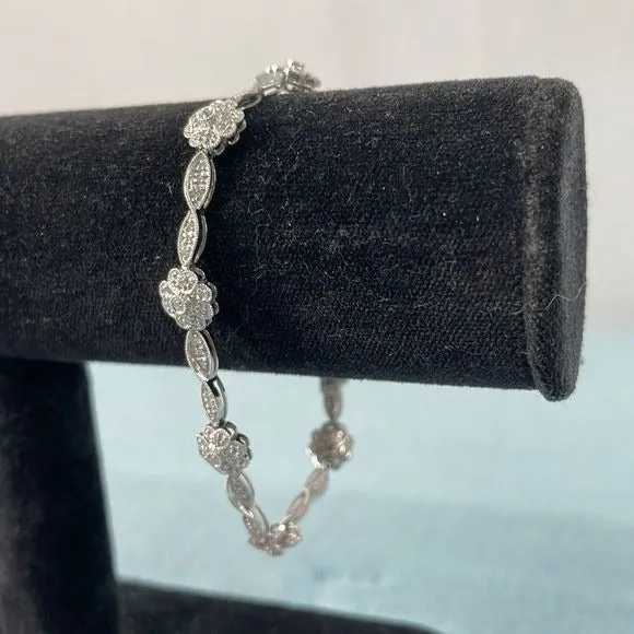 Floral14ktWhite Gold and Diamond Bracelet