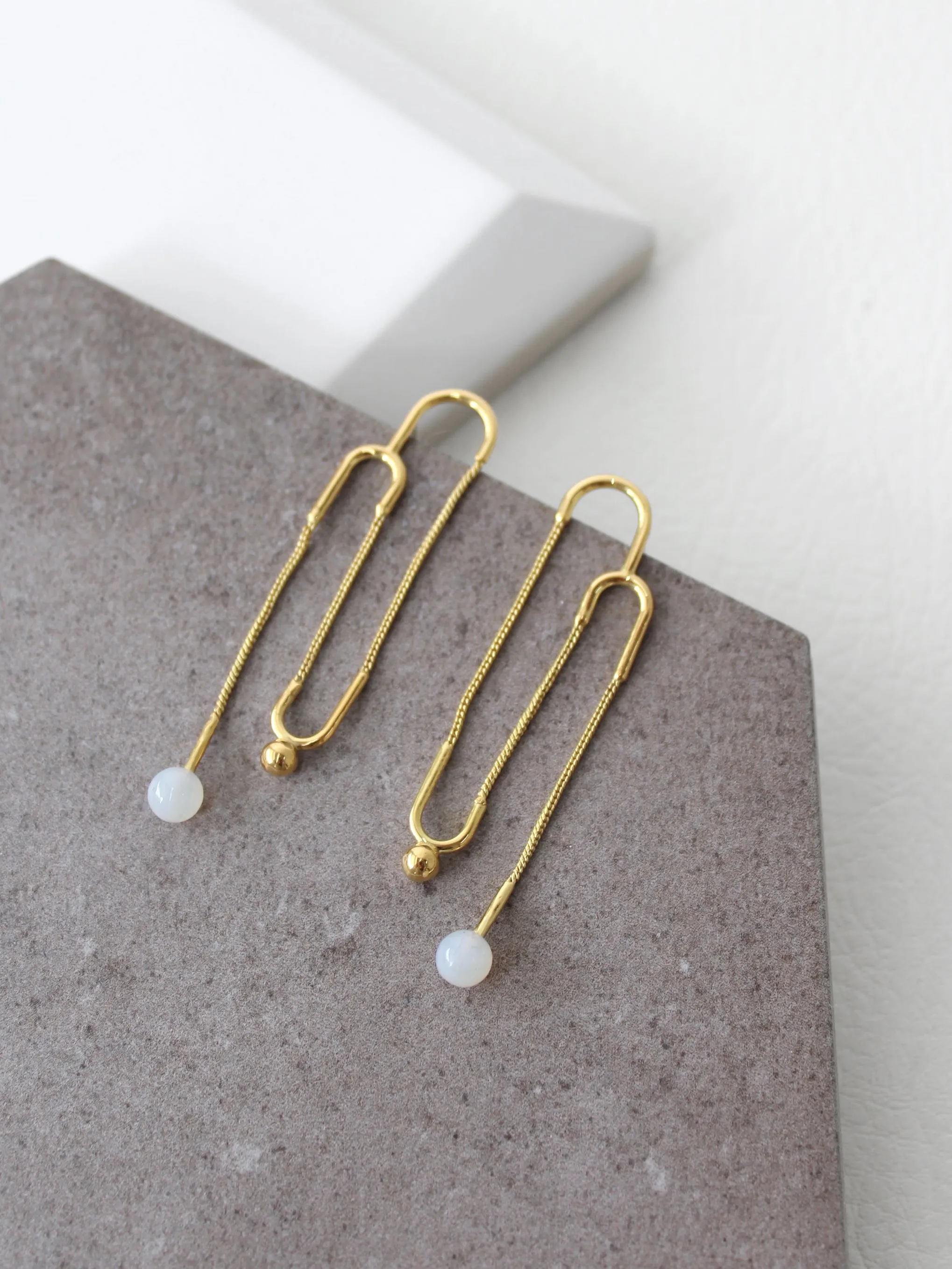 Movimento Earrings | jade pulley chain earrings