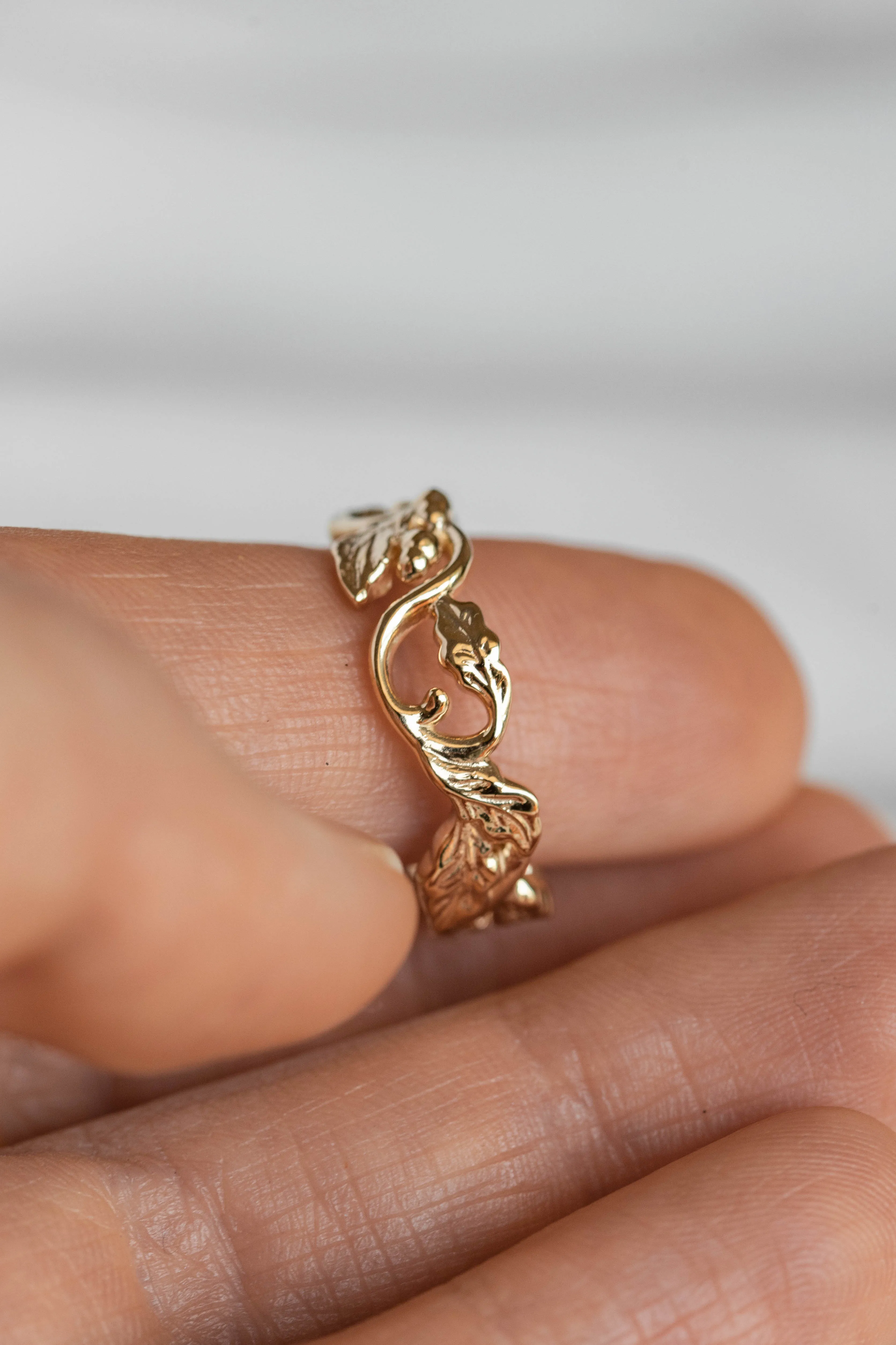 READY TO SHIP: Oak leaves and acorns wedding ring in 14K yellow gold, AVAILABLE RING SIZES - 5.5, 8.5 US