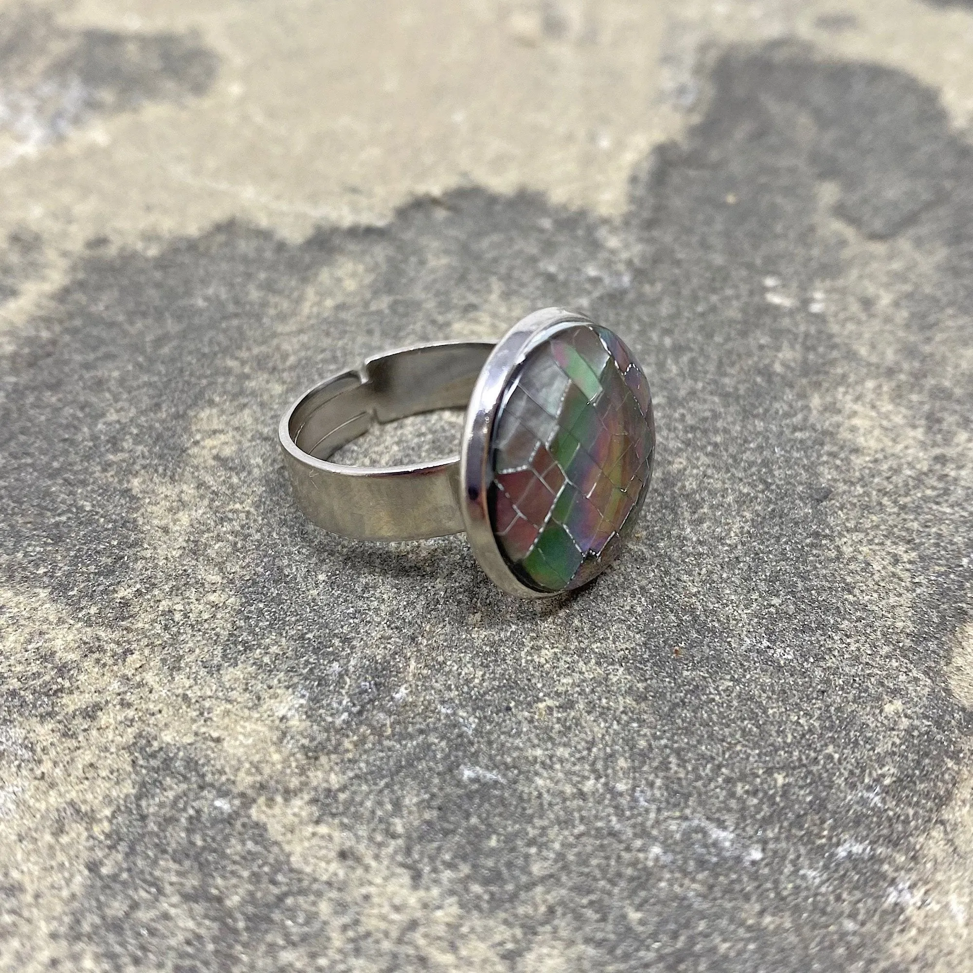 SHIRELLE black mother of pearl ring