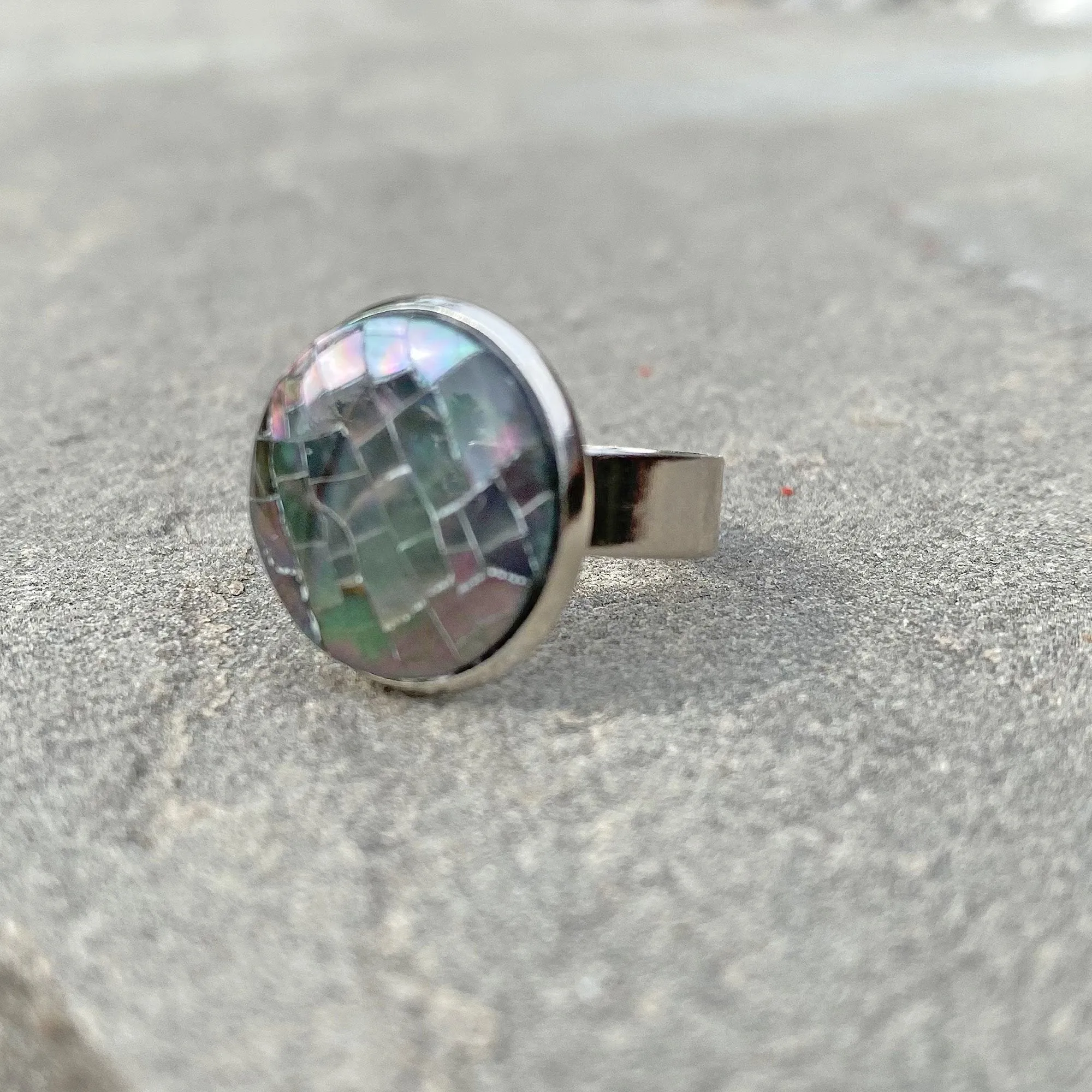 SHIRELLE black mother of pearl ring