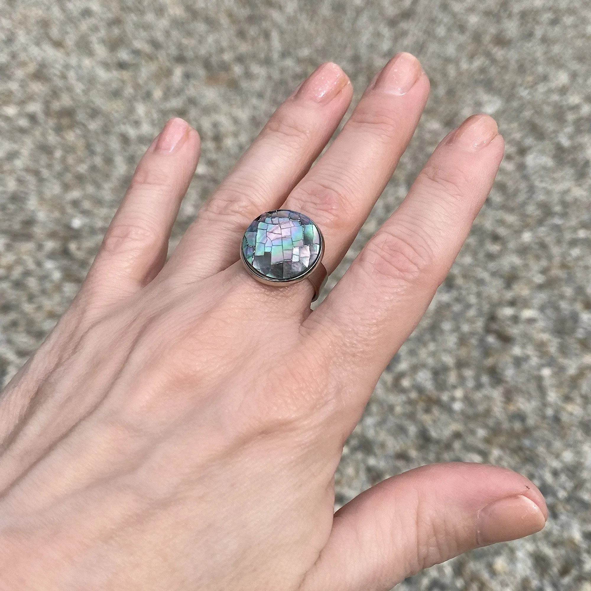 SHIRELLE black mother of pearl ring