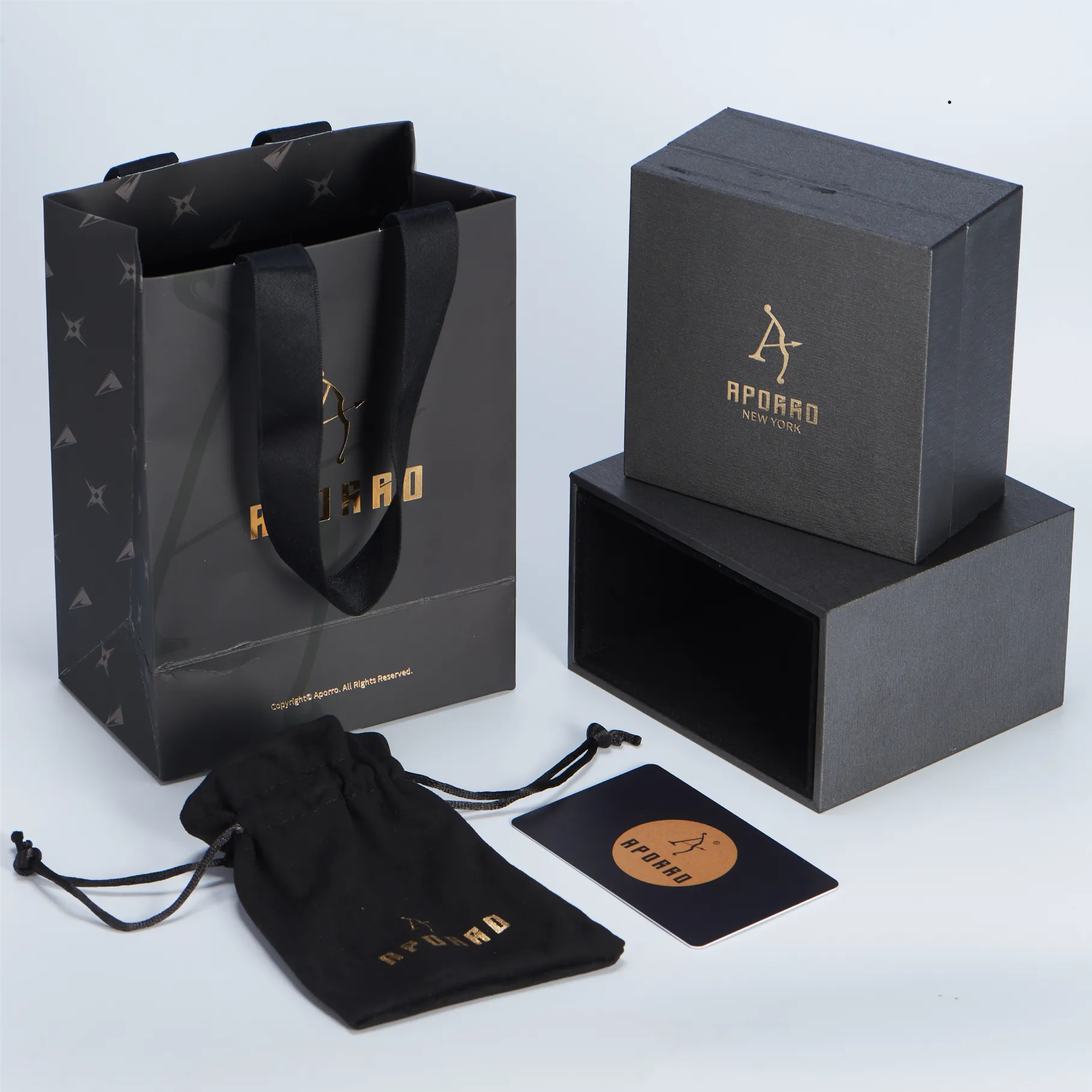 Stylish and Elegant Packaging Gray Gift Box for Watch Display and Presentation