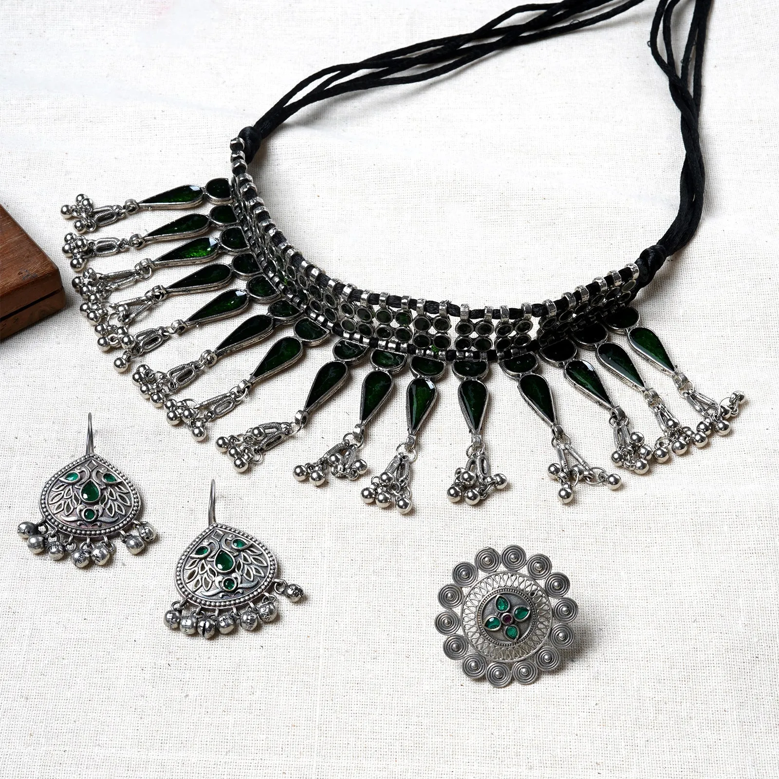 Teejh Rivaaz Green Silver Oxidised Jewelry Gift Set