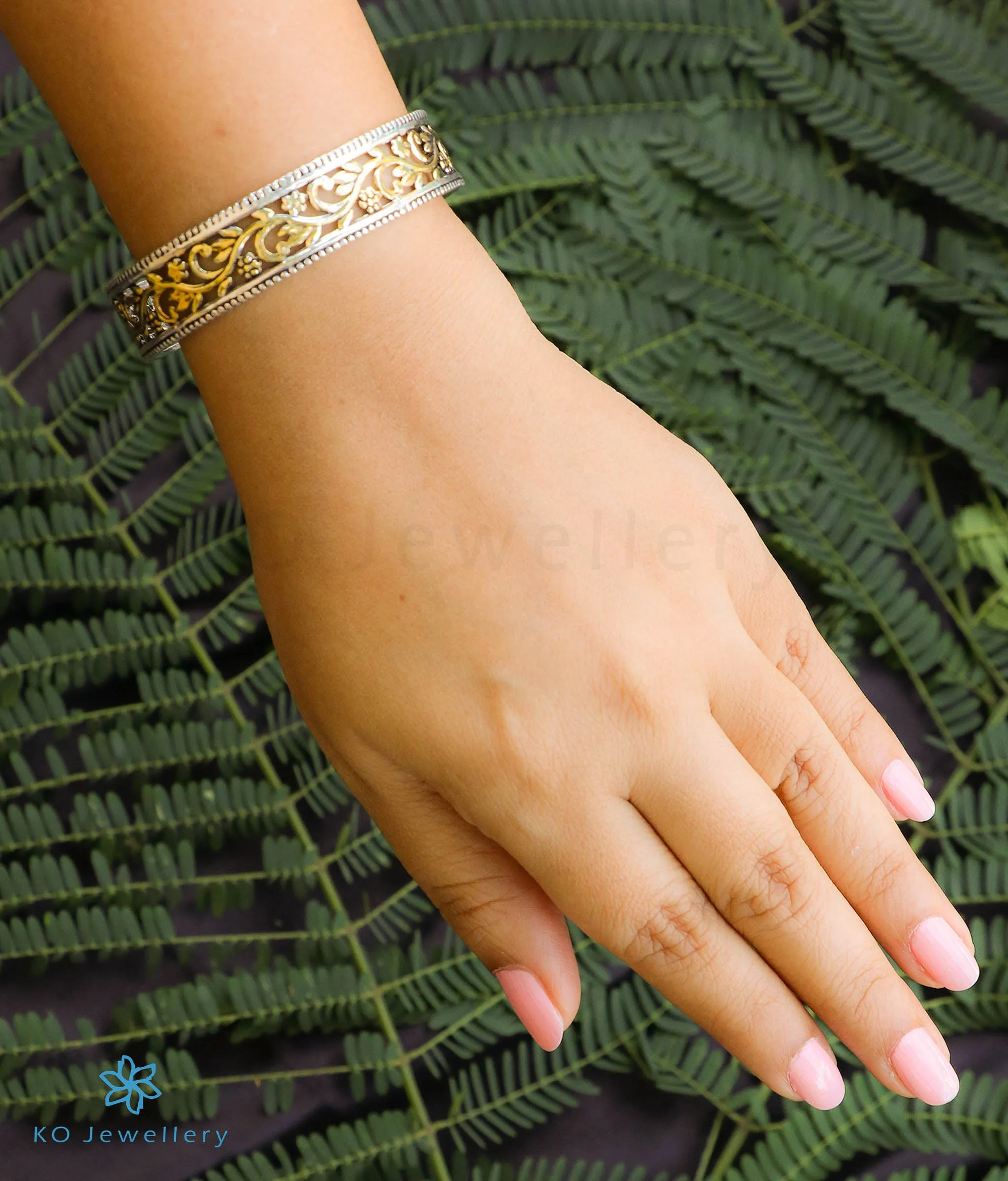 The Abhigna Silver Bangle (Size 2.6/Two tone)