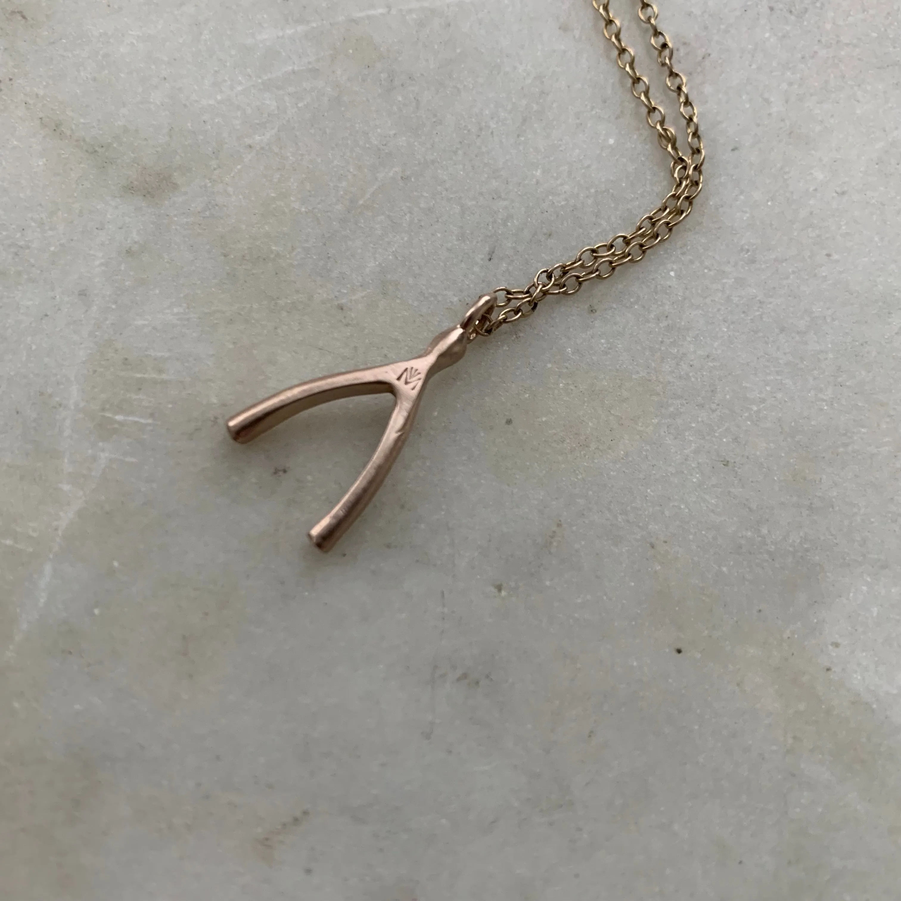 WISHBONE PENDANT